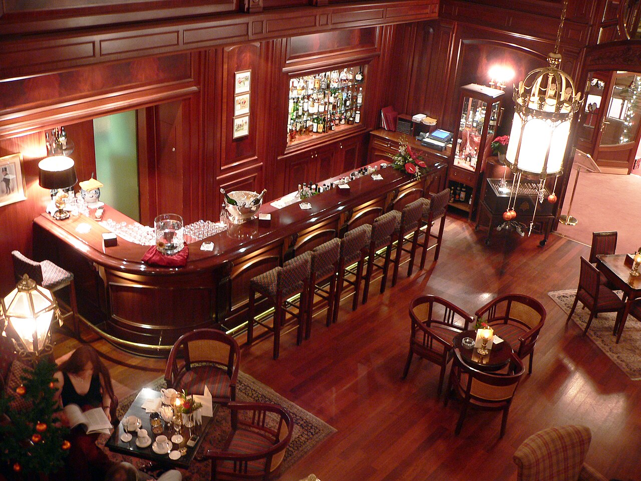 Top Bar Trends Transforming Social Experiences and Drinks